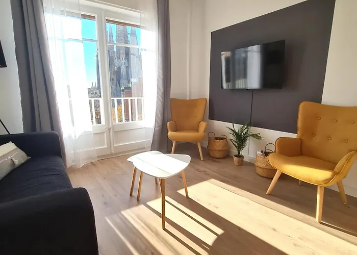 G74 Avenida Gaudi Nice 4 Bedrooms Apartment With Balcony- Sagrada Familia