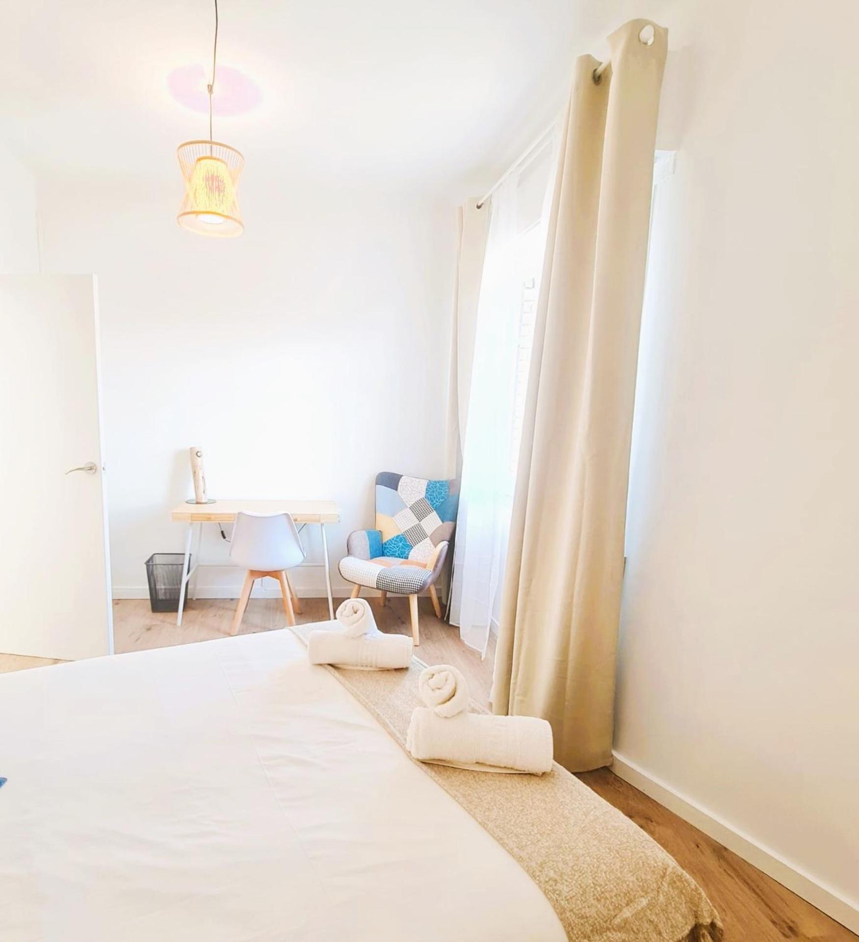 Appartement G74 Avenida Gaudi 4 Bedrooms With Balcony- Sagrada Familia Barcelona