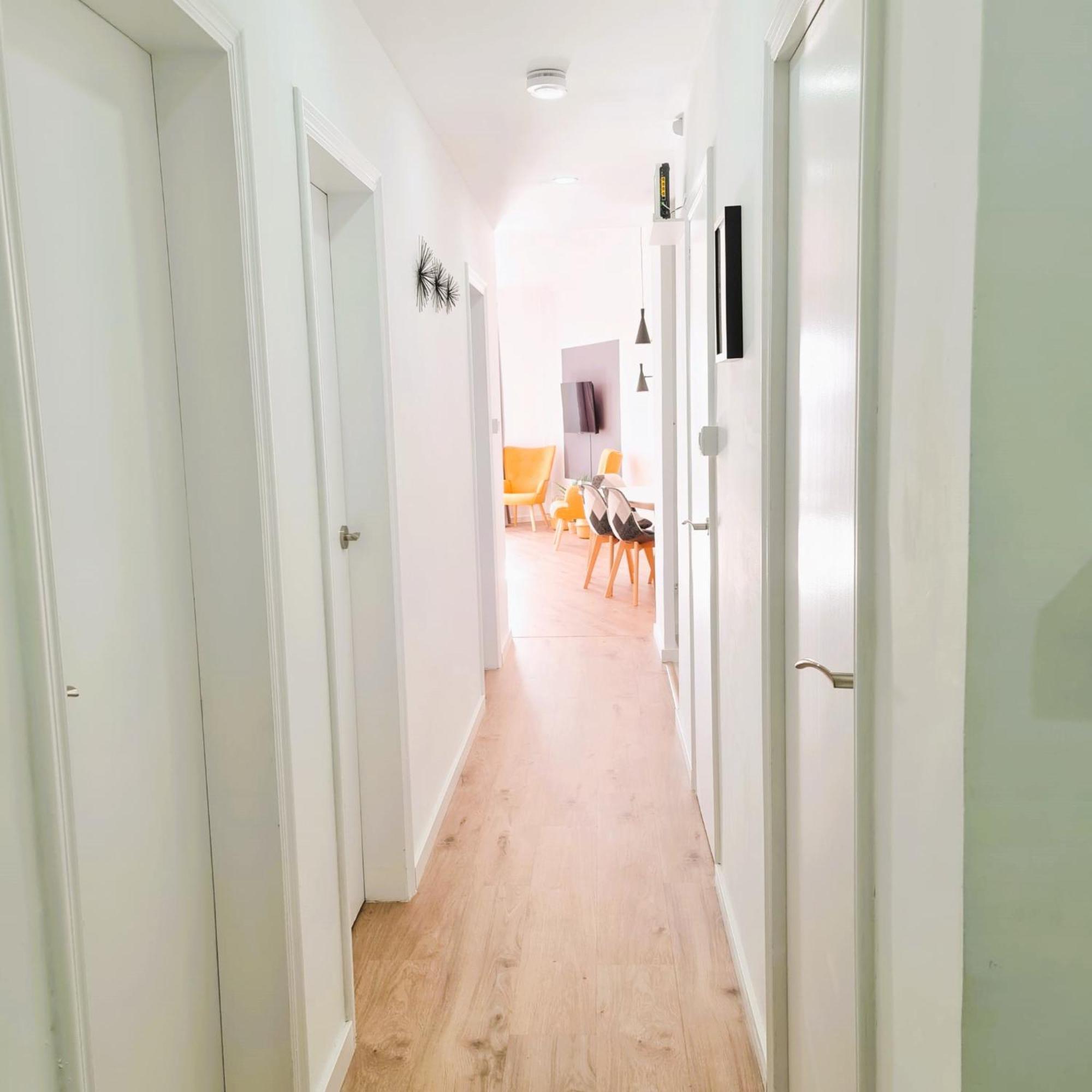 G74 Avenida Gaudi 4 Bedrooms With Balcony- Sagrada Familia *