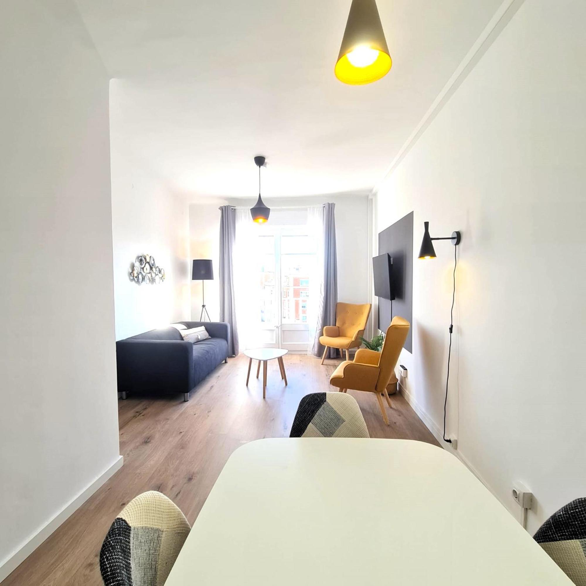G74 Avenida Gaudi 4 Bedrooms With Balcony- Sagrada Familia Appartement *